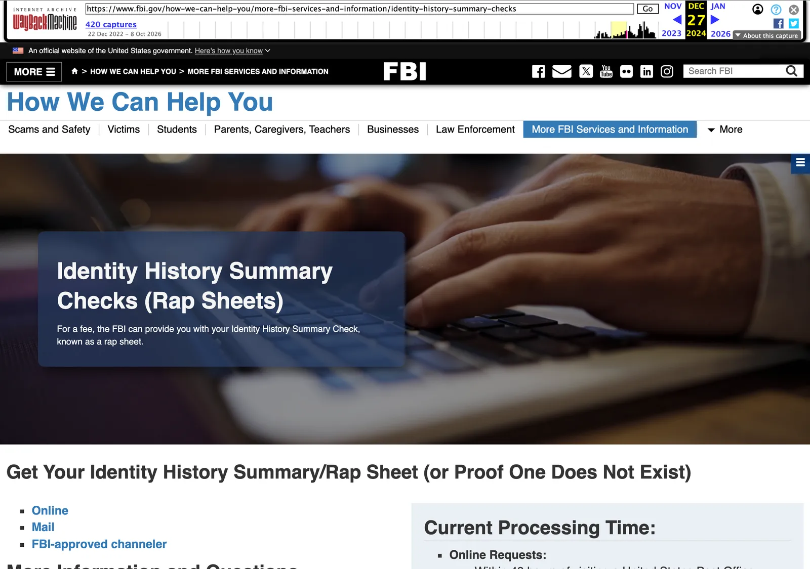 FBI-Seite mit der Überschrift Identity History Summary Checks, mit den drei Wegen zur Beantragung und einem Feld für die aktuellen Bearbeitungszeiten.